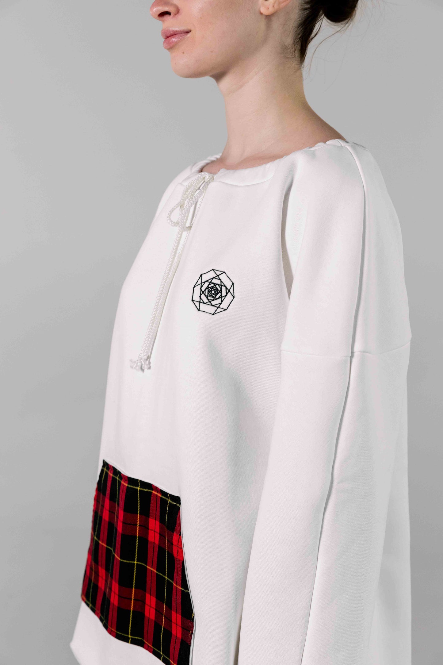 OVERSIZED SWEATSHIRT