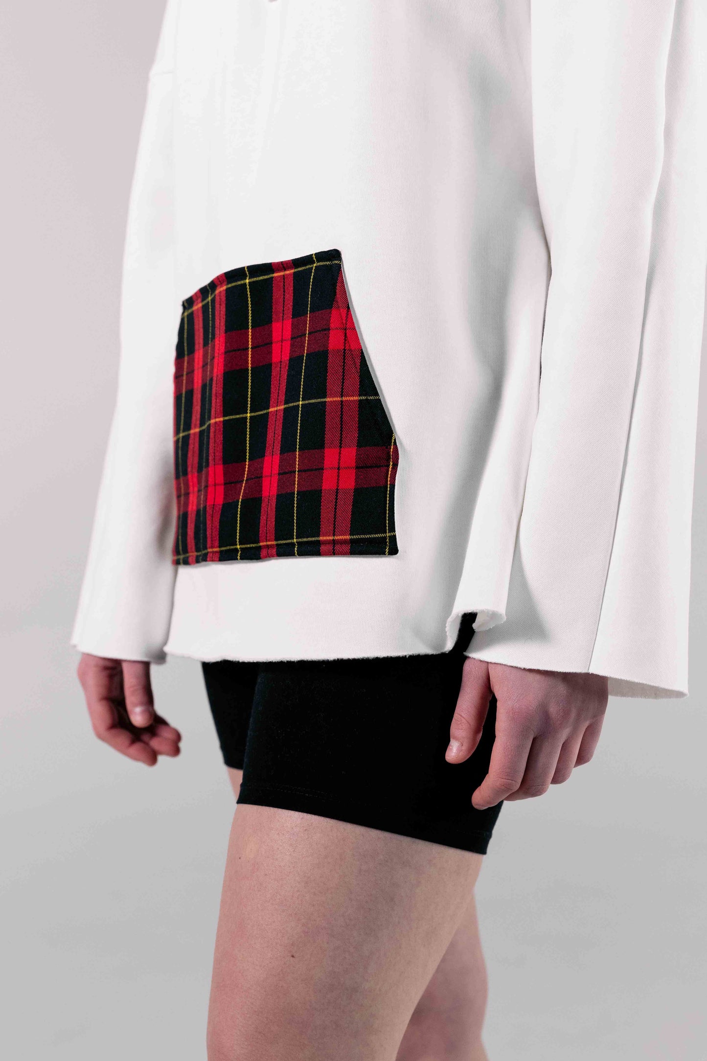 OVERSIZED SWEATSHIRT